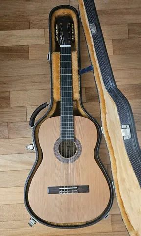 Violão feito por luthier