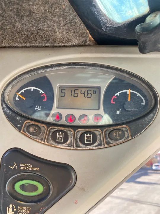 MINI CARREGADEIRA BOB CAT S175  - Foto 4