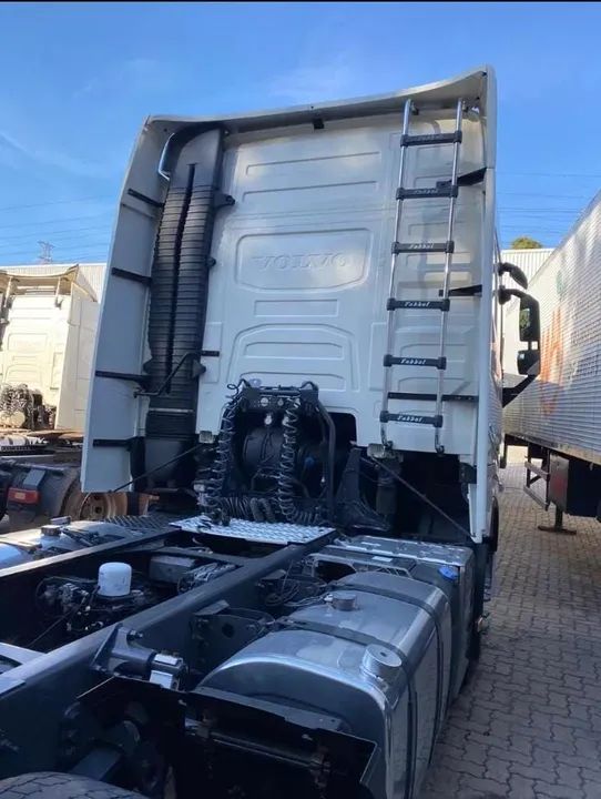 Volvo Fh 460 6x2 globetrotter 2024 - Foto 8