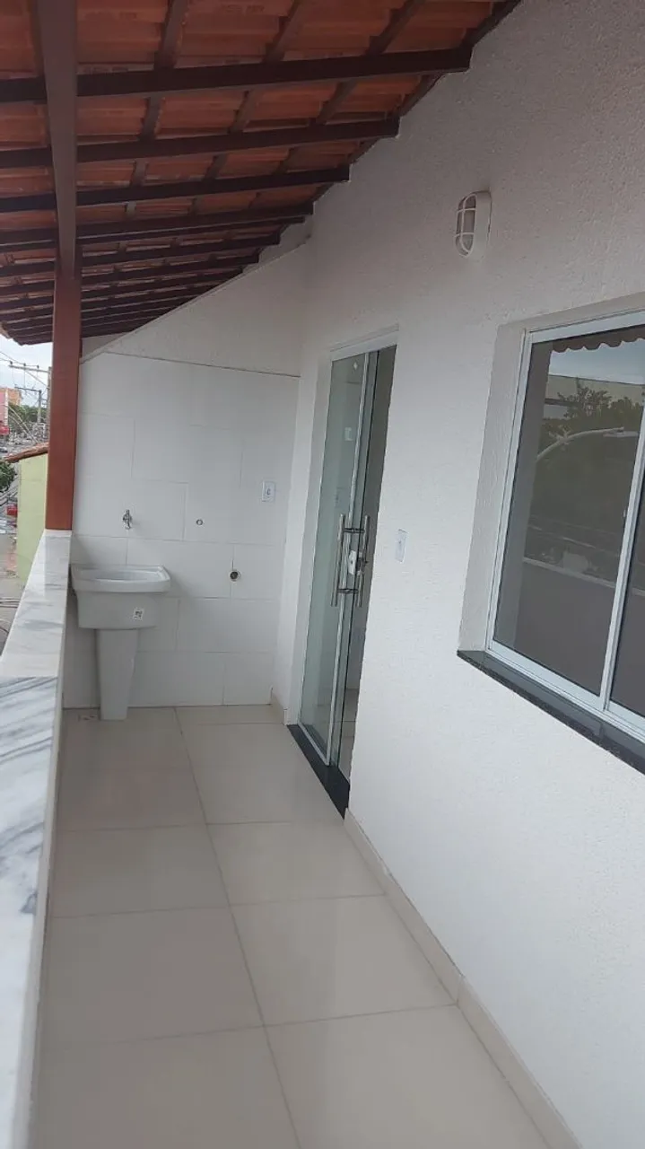 Alugo ap 2 quartos, suíte, bh, sala,cozinha, sacada e área.