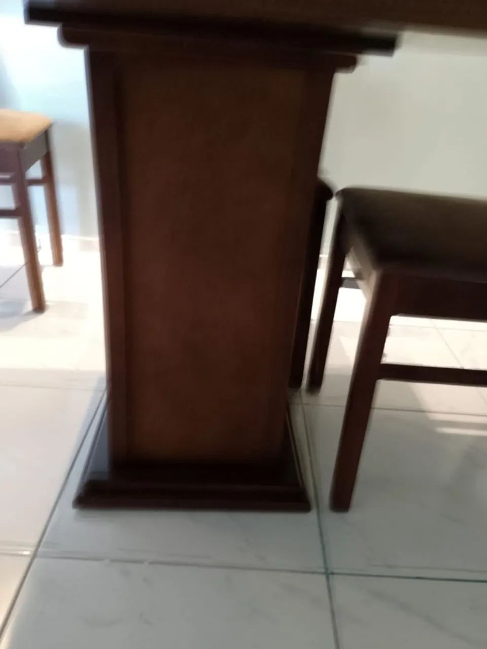 Vendo mesa com 4 cadeiras 64994315991554122