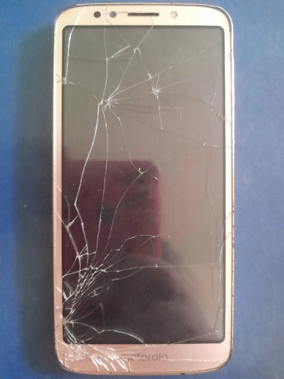 Moto e5play com defeito
