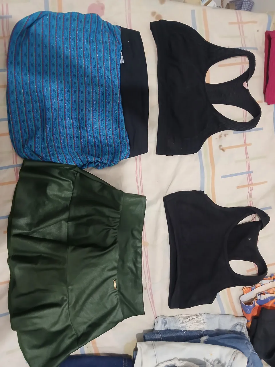 Kit Fitness: Top + Saia + Short