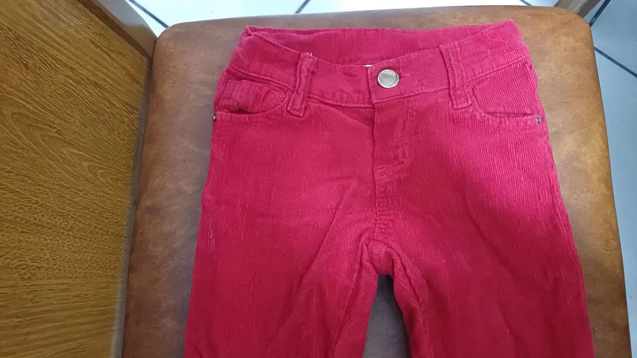 Calça de Corduroy Vermelha. 5pecas Infantil