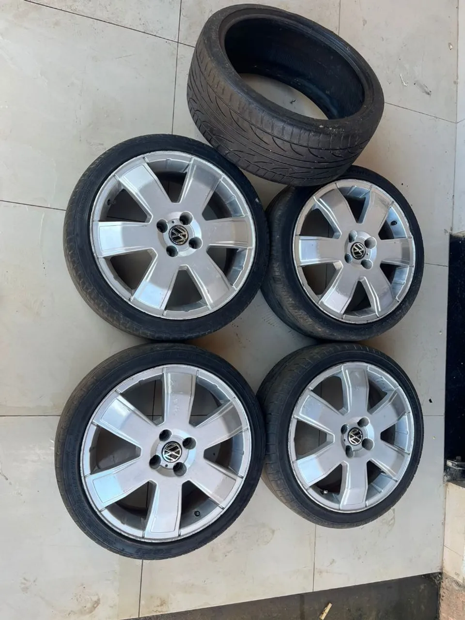 Rodas aro 17 excelente estado 