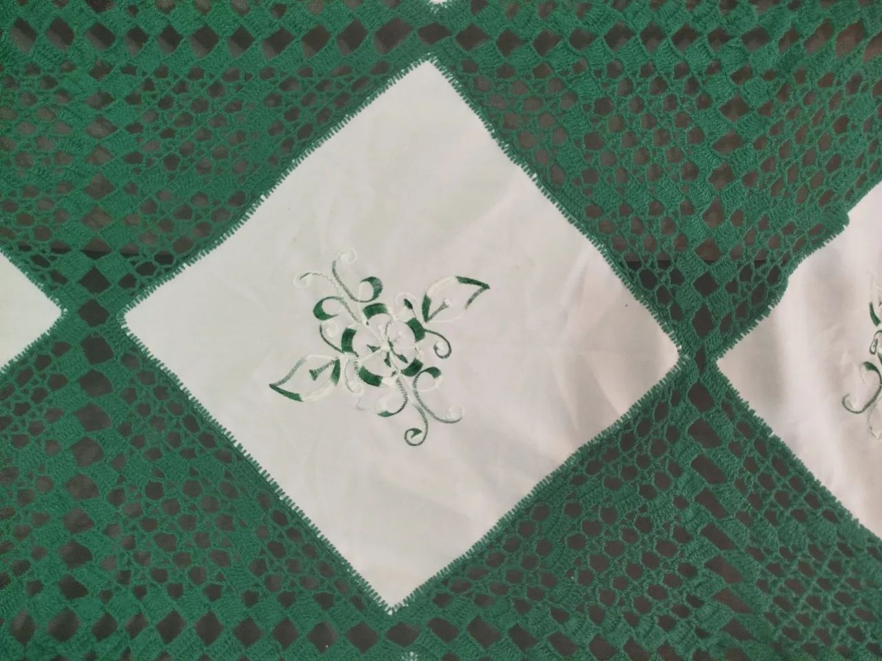 Colcha  de Crochê e Ponto de Criz - Foto 3