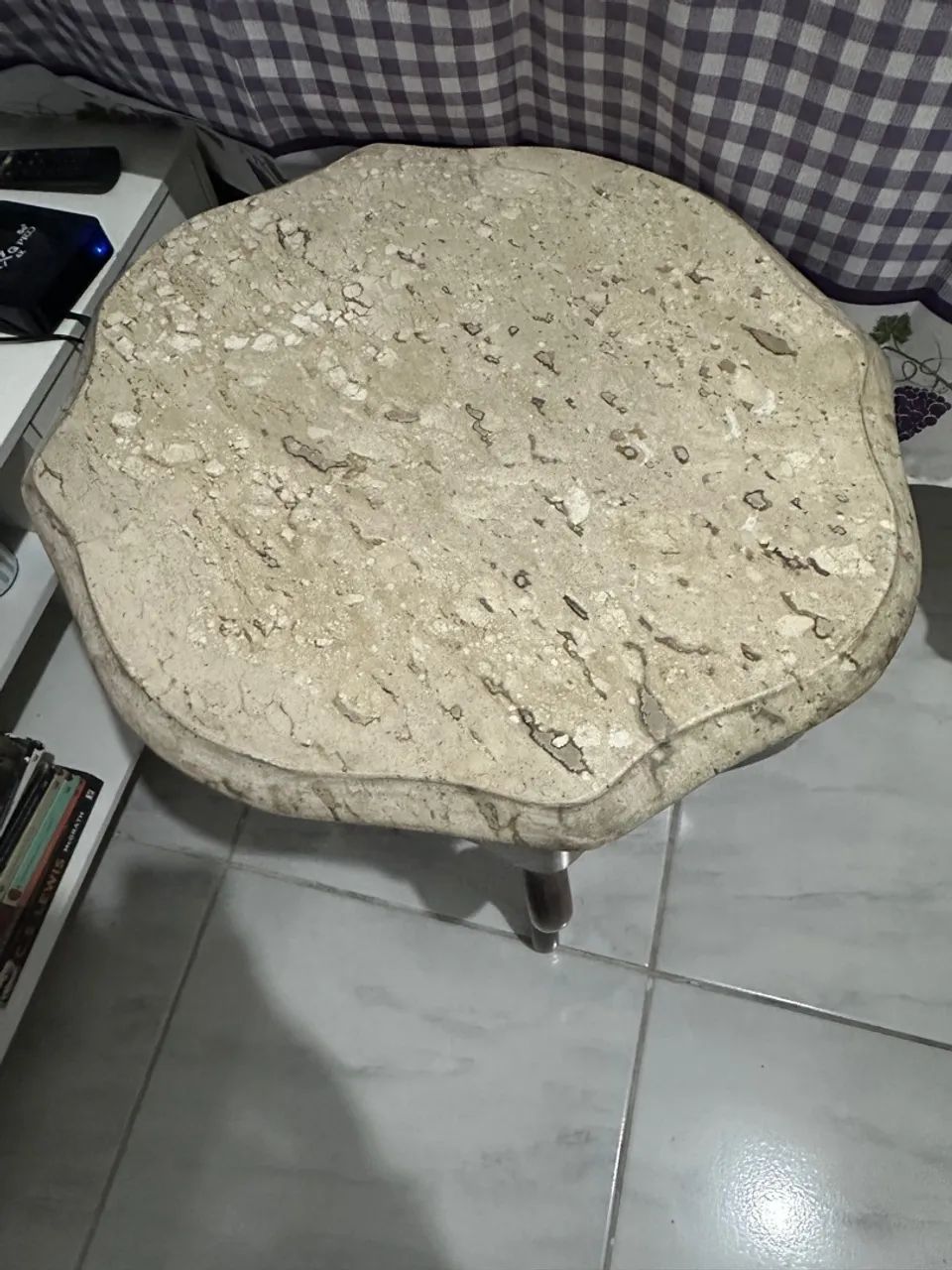 Mesa de canto em pedra natural de mármore 