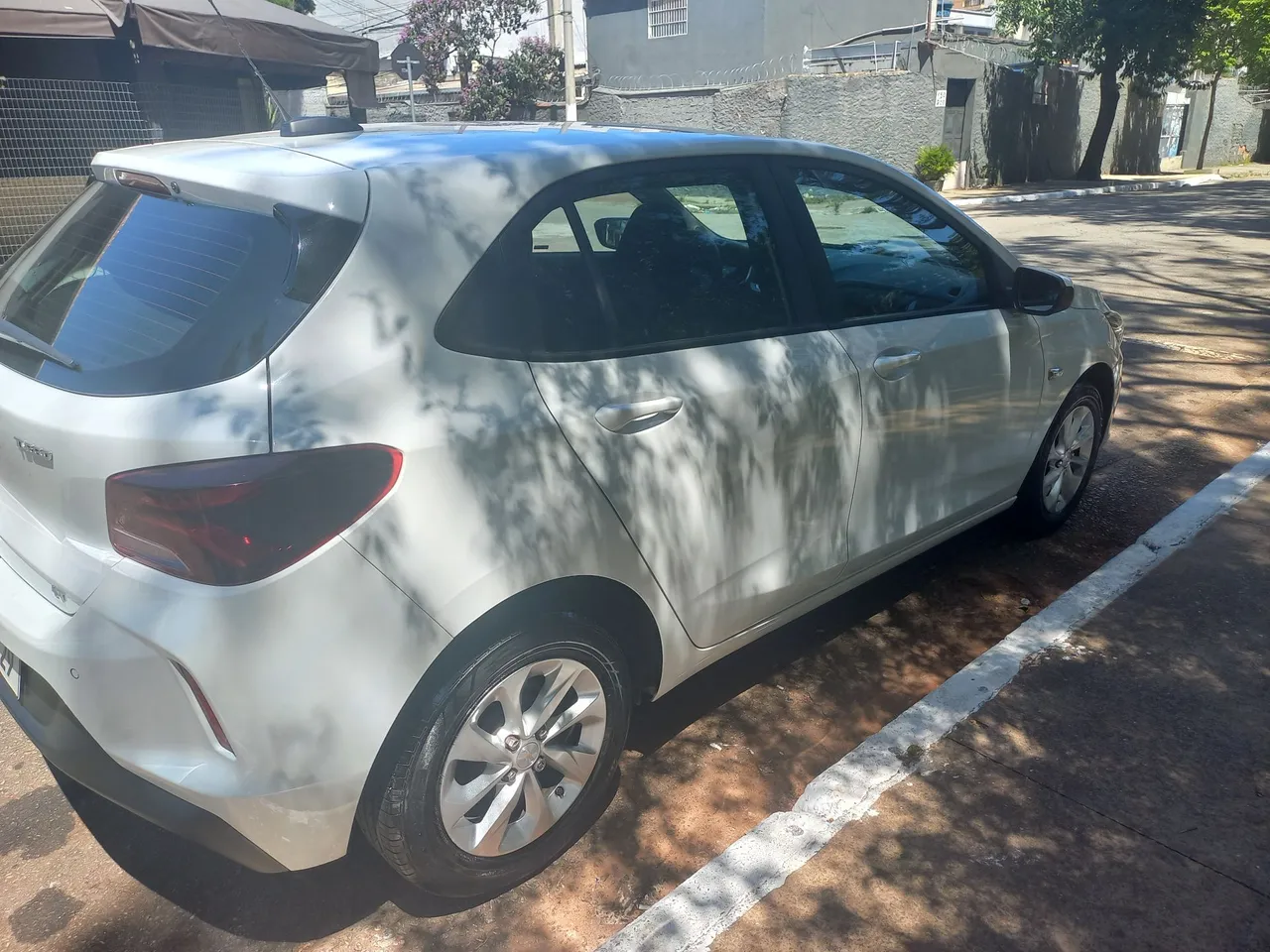 Onix Hatch LT Turbo Mecânico 2020