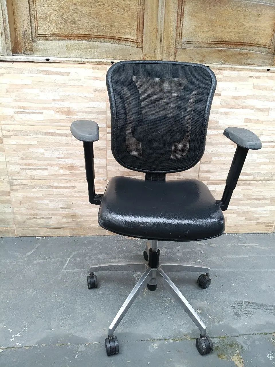 Cadeira de escritório articulada 