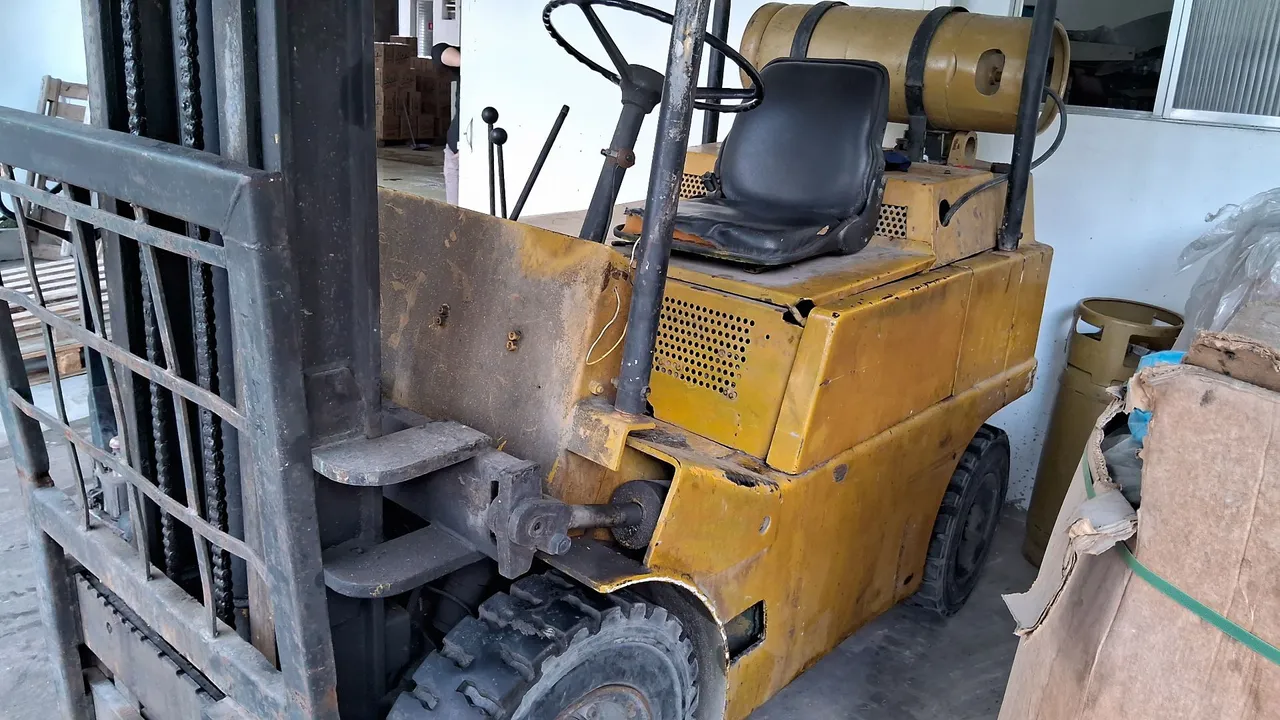 Empilhadeira a Gás Industrial - Ótimo Preço!