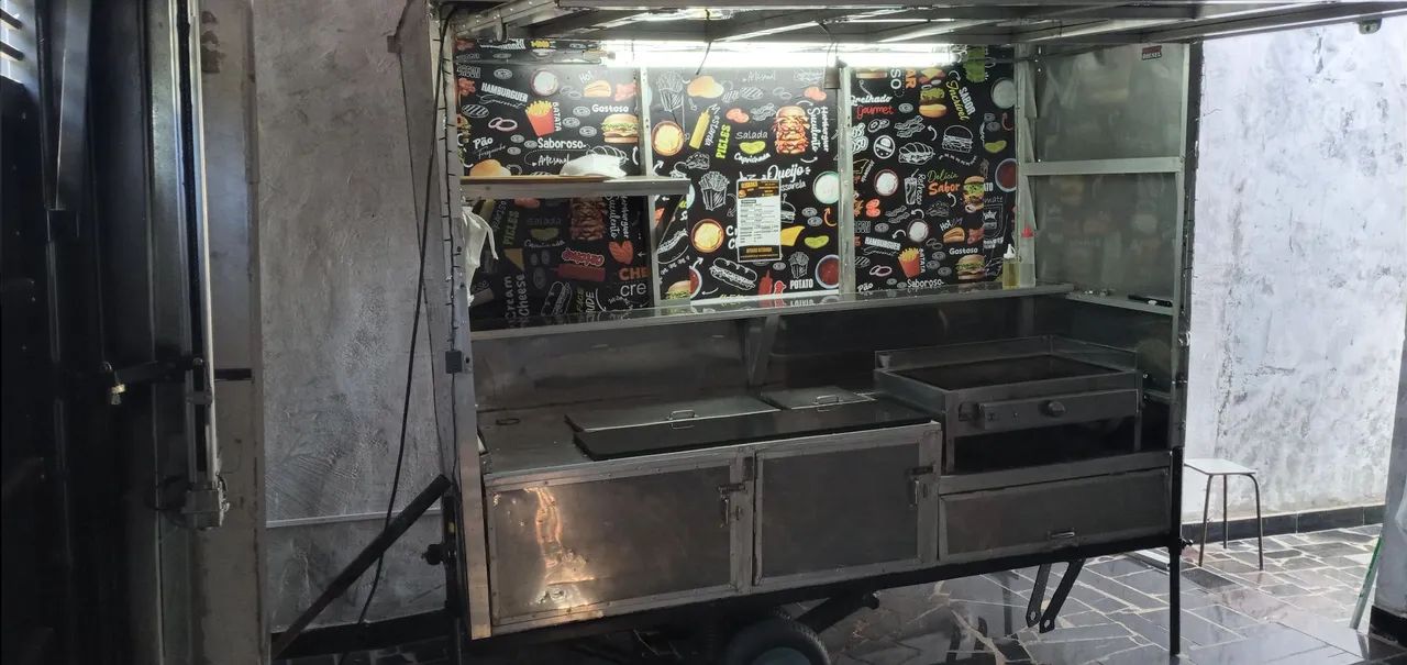 Vendo ou troco por moto do mesmo valor,  à vista melhoro o preço!