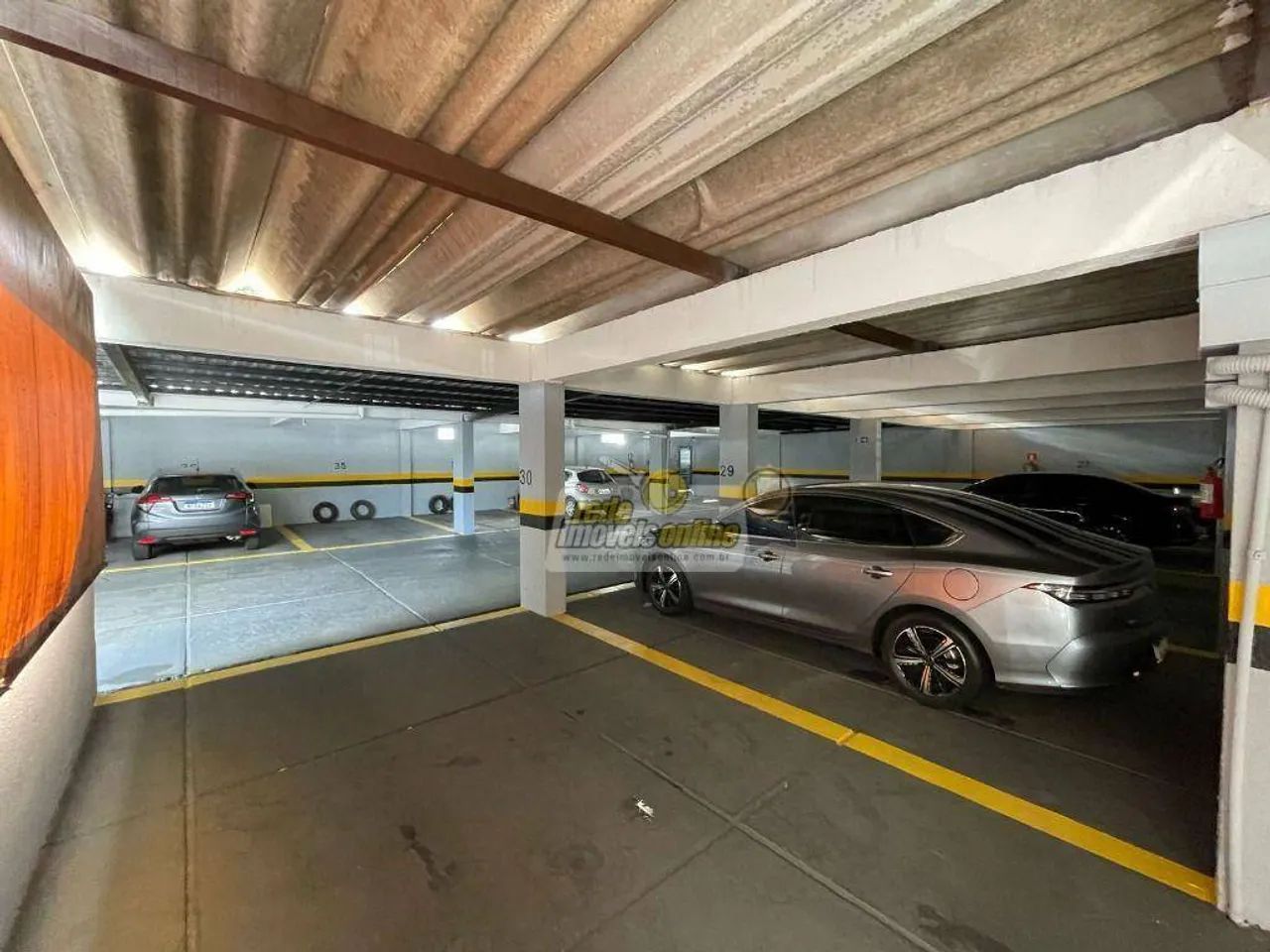Apartamento com 3 dormitórios para alugar, 207 m² por R$ 3.399,65/mês - Estados Unidos - U