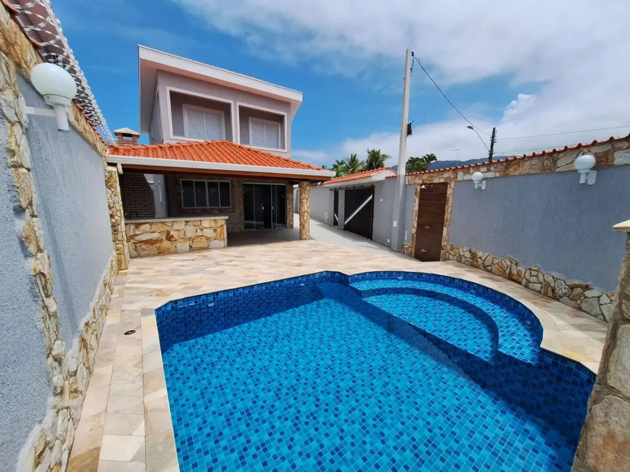 Sobrado com 4 dormitórios à venda, 240 m² - Balneário Flórida - Praia Grande/SP
