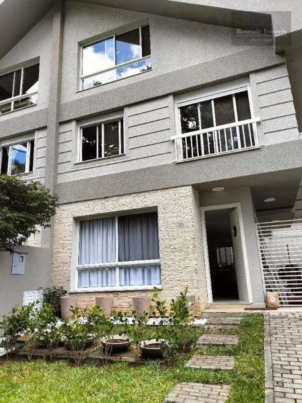 Sobrado a Venda em Condominio Fechado no Santa Candida