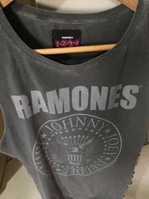 Rrgata Ramones Alongada Cinza Estonada 100% algodão Tam.P - Foto 4