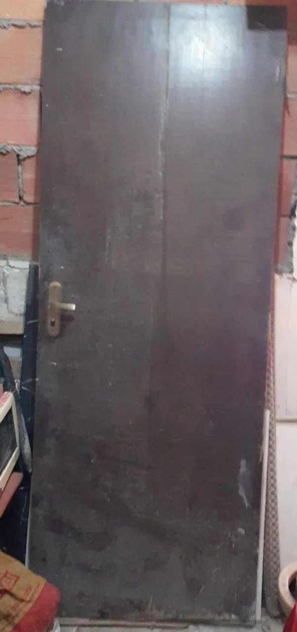 Vendo porta de madeira 