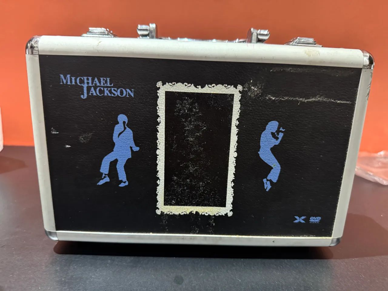 Coleção Michael Jackson The Ultimate Collection - Maleta com 33