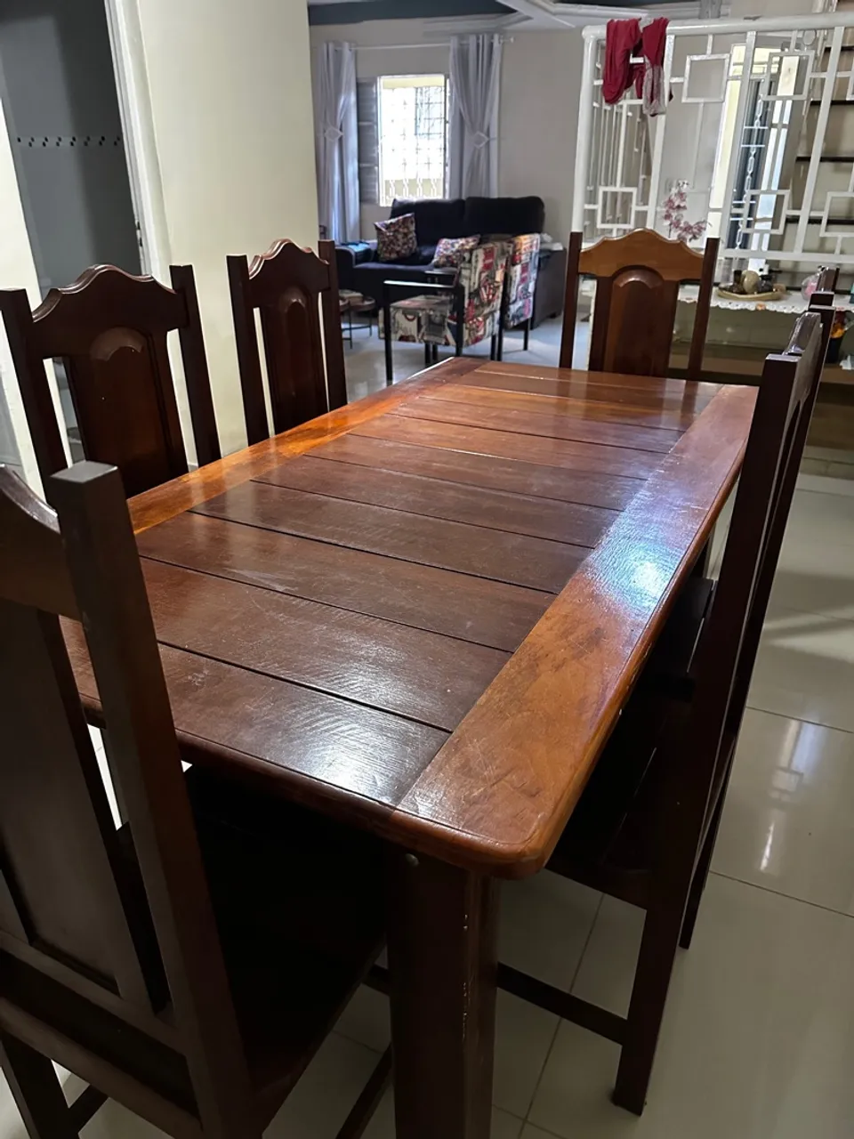 Mesa de Jantar de Madeira Maciça com 6 Cadeiras