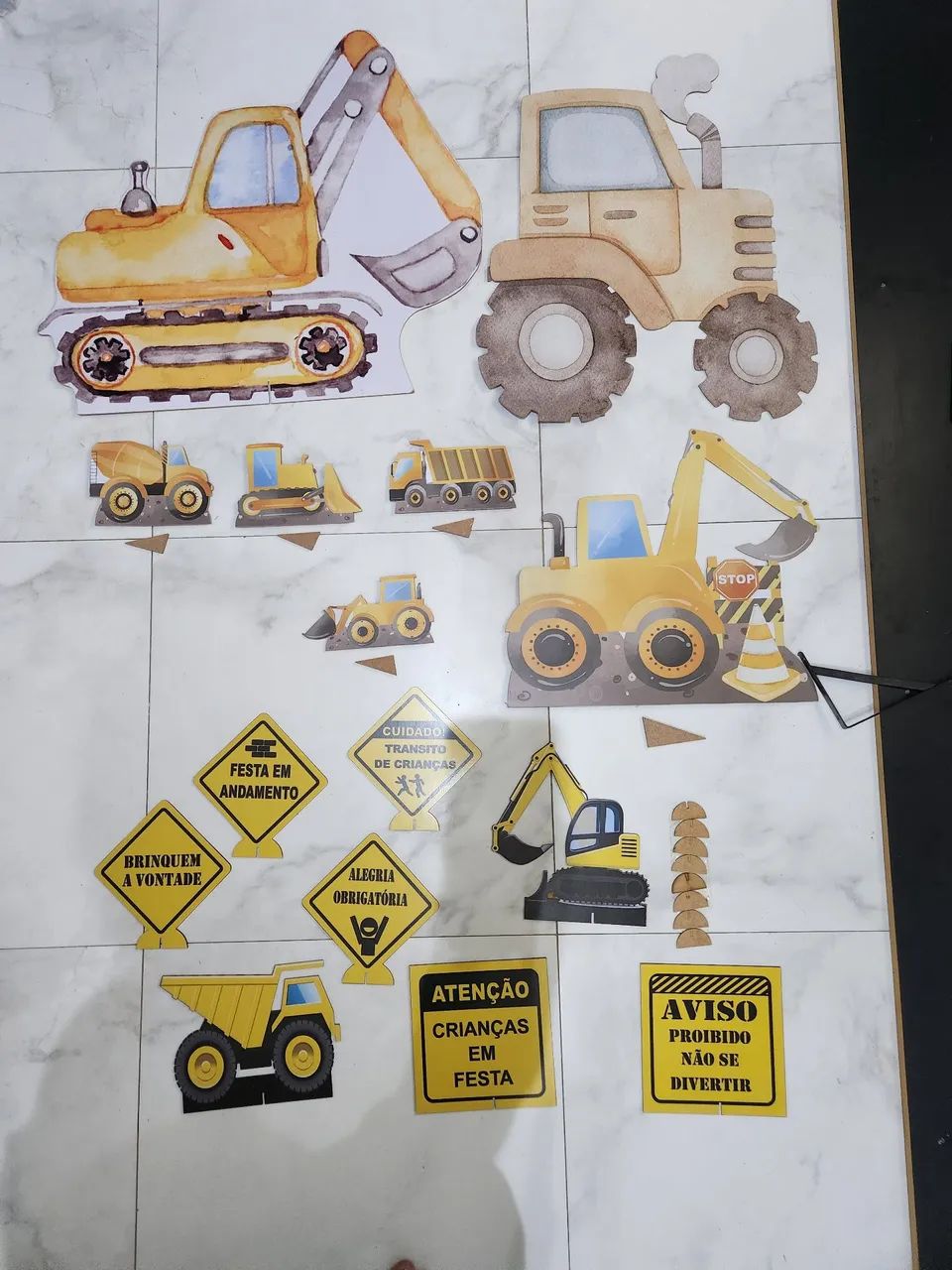 Display MDF festa infantil Tema TRATOR/CONSTRUÇÃO 