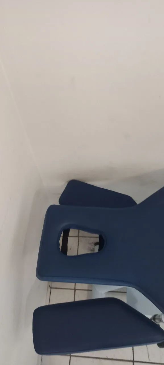 Mesa de atendimento fisioterapia/ massagem- Usada - Foto 2