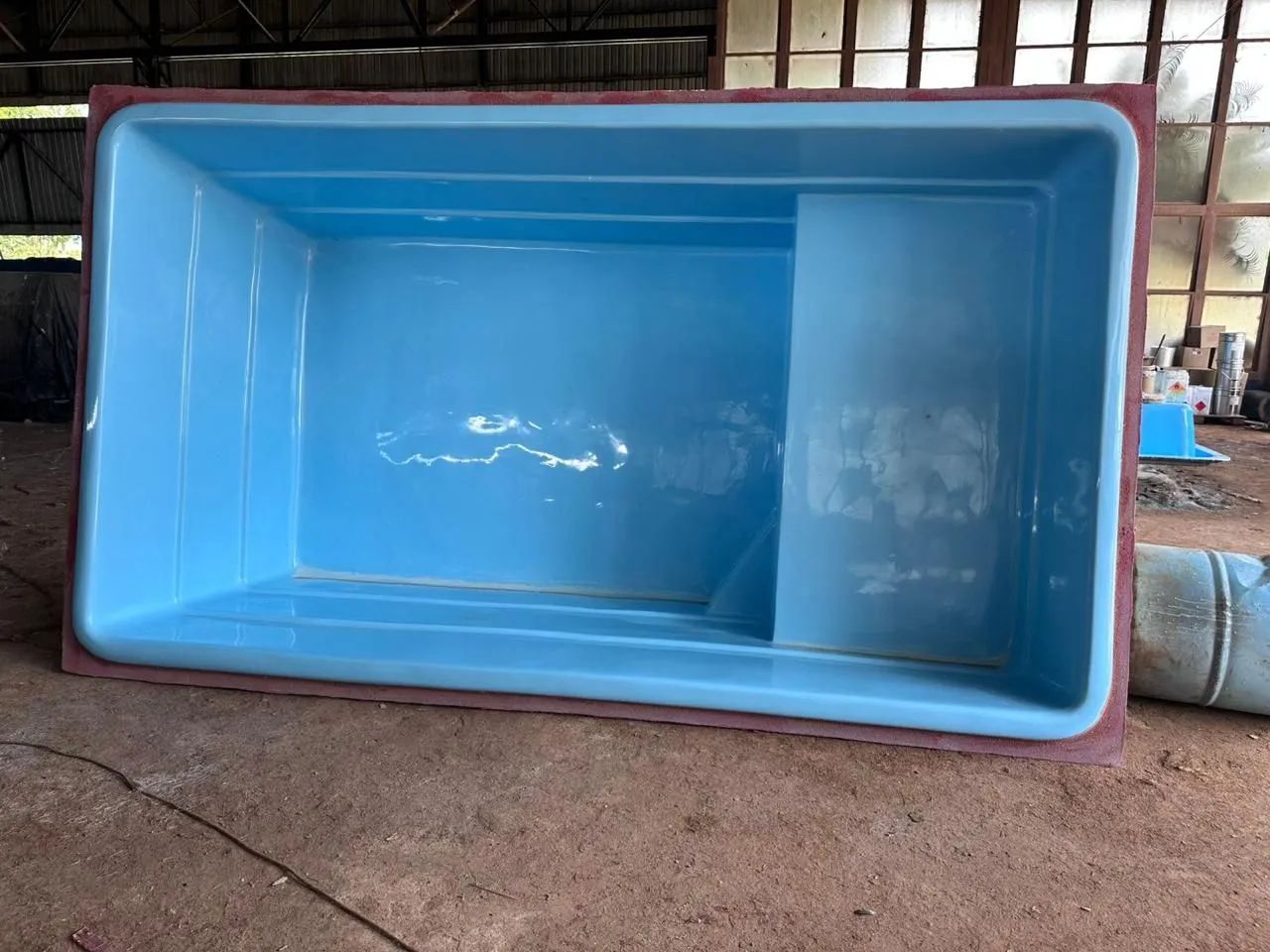 Piscina de 4 MTS com prainha 