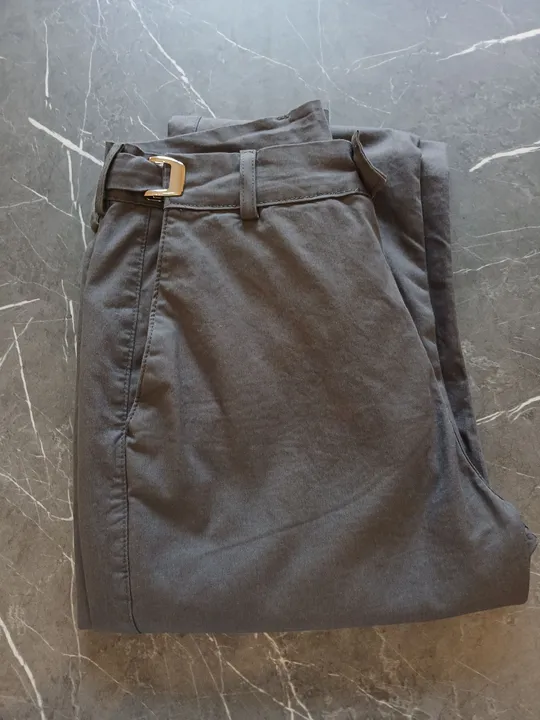 Calça masculina em alfaiataria