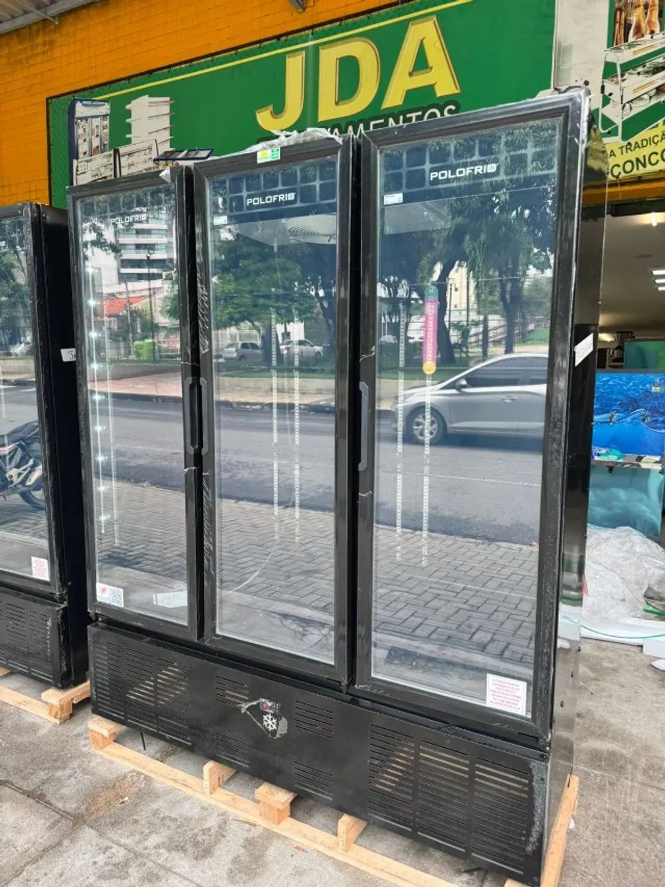 Auto serviço 3 portas - refrigerado para bebidas, cervejeiras - linha mondrian
