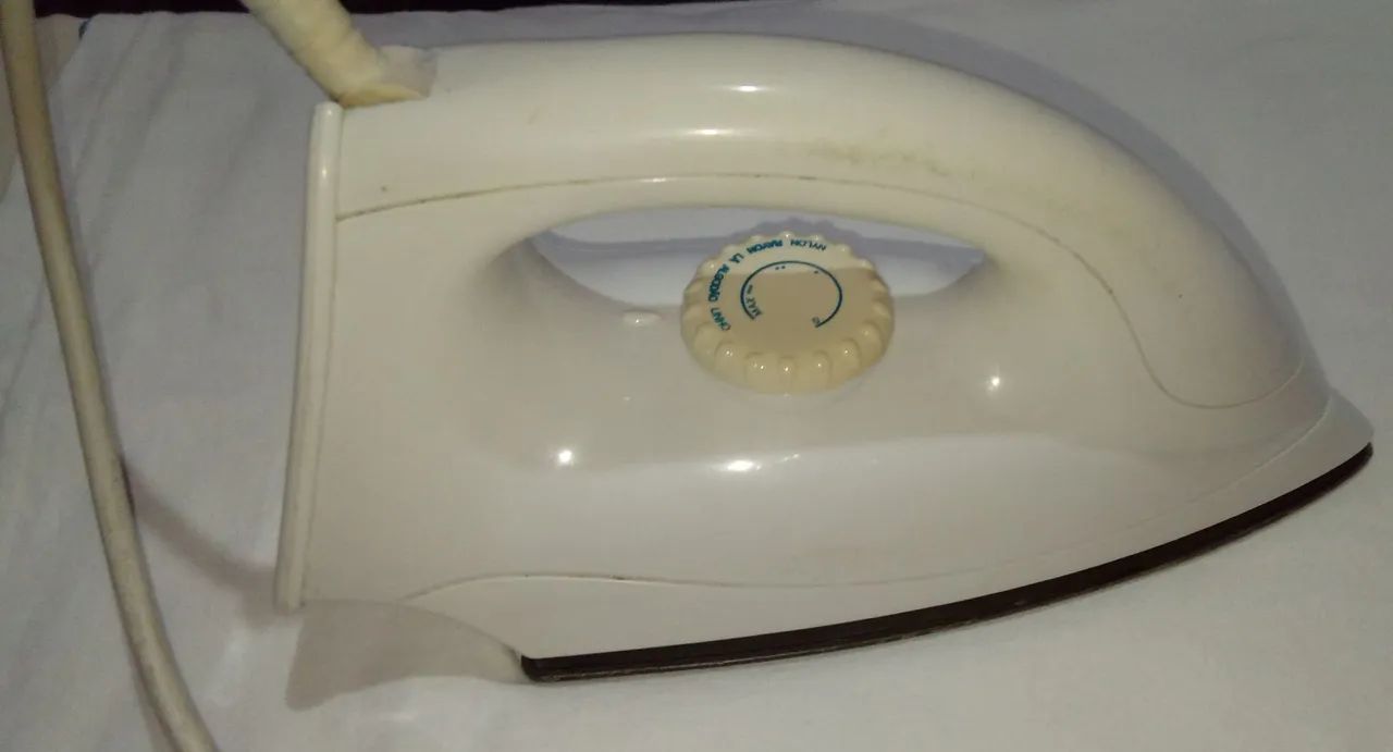 Ferro de Passar Roupa Secco Faet - Foto 3