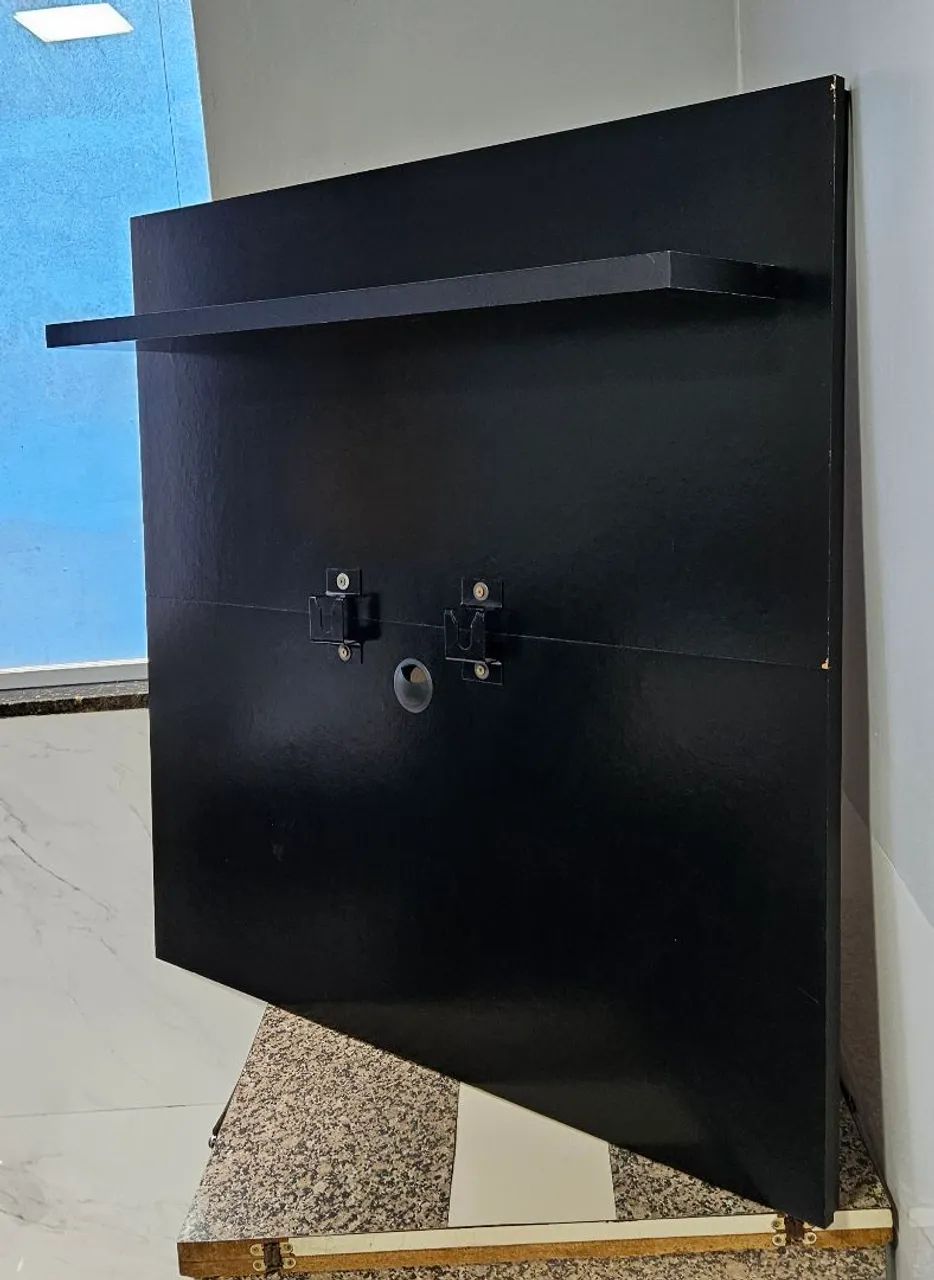 Suporte para TV até 32 polegadas - 90x90 cm - MDP Preto - Usado e Conservado - Foto 2