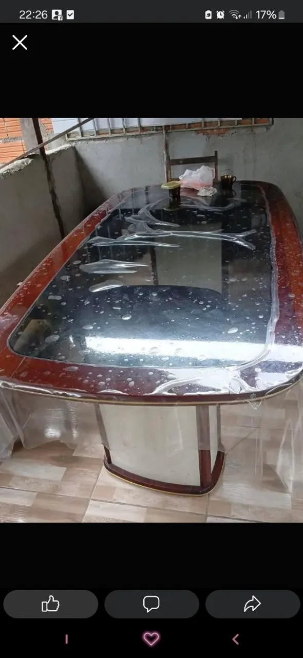 Mesa de Jantar Elegante com Tampo de Vidro