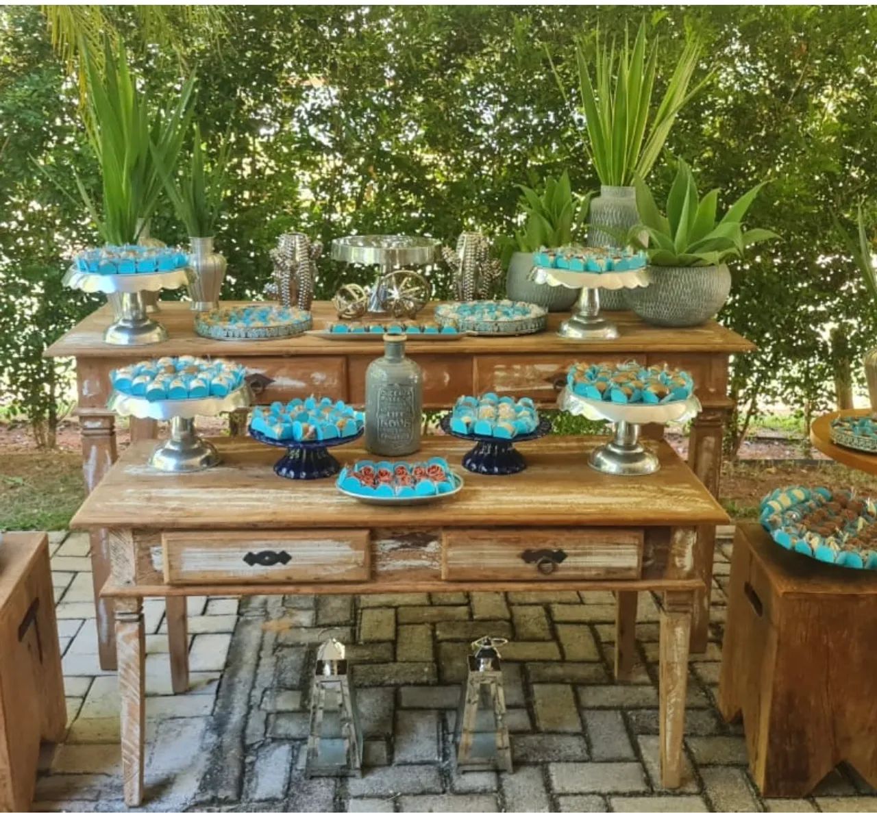 Conjunto de mesas rústicas, grande e pequena!