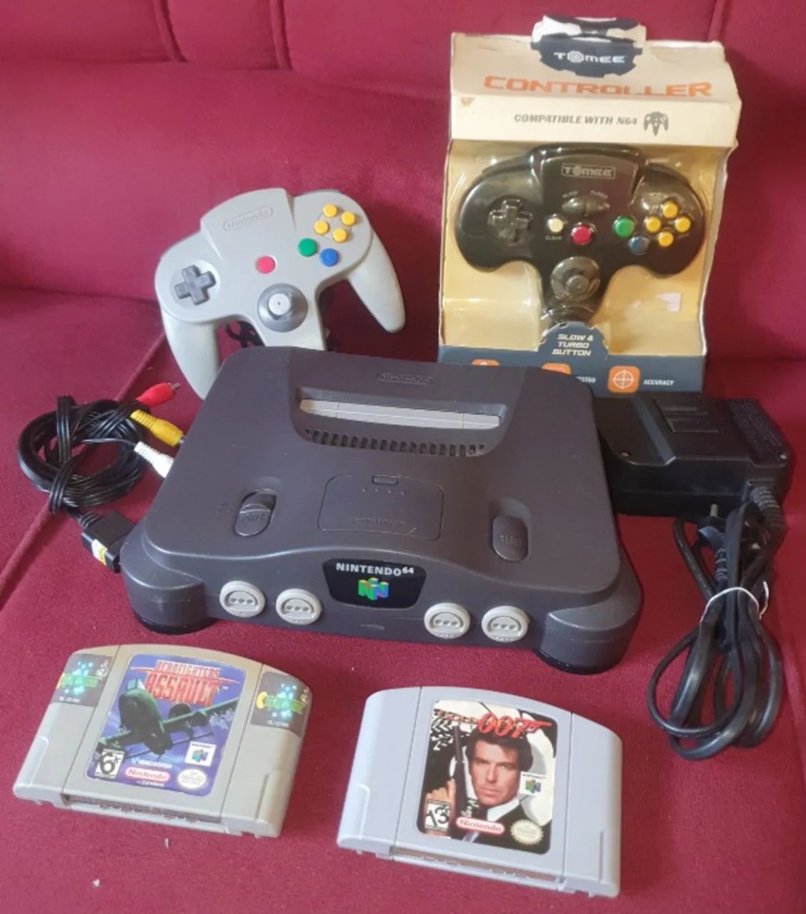 Console Nintendo 64 original com 2 controles, 2 jogos (007 e Aero Fighters Assault)