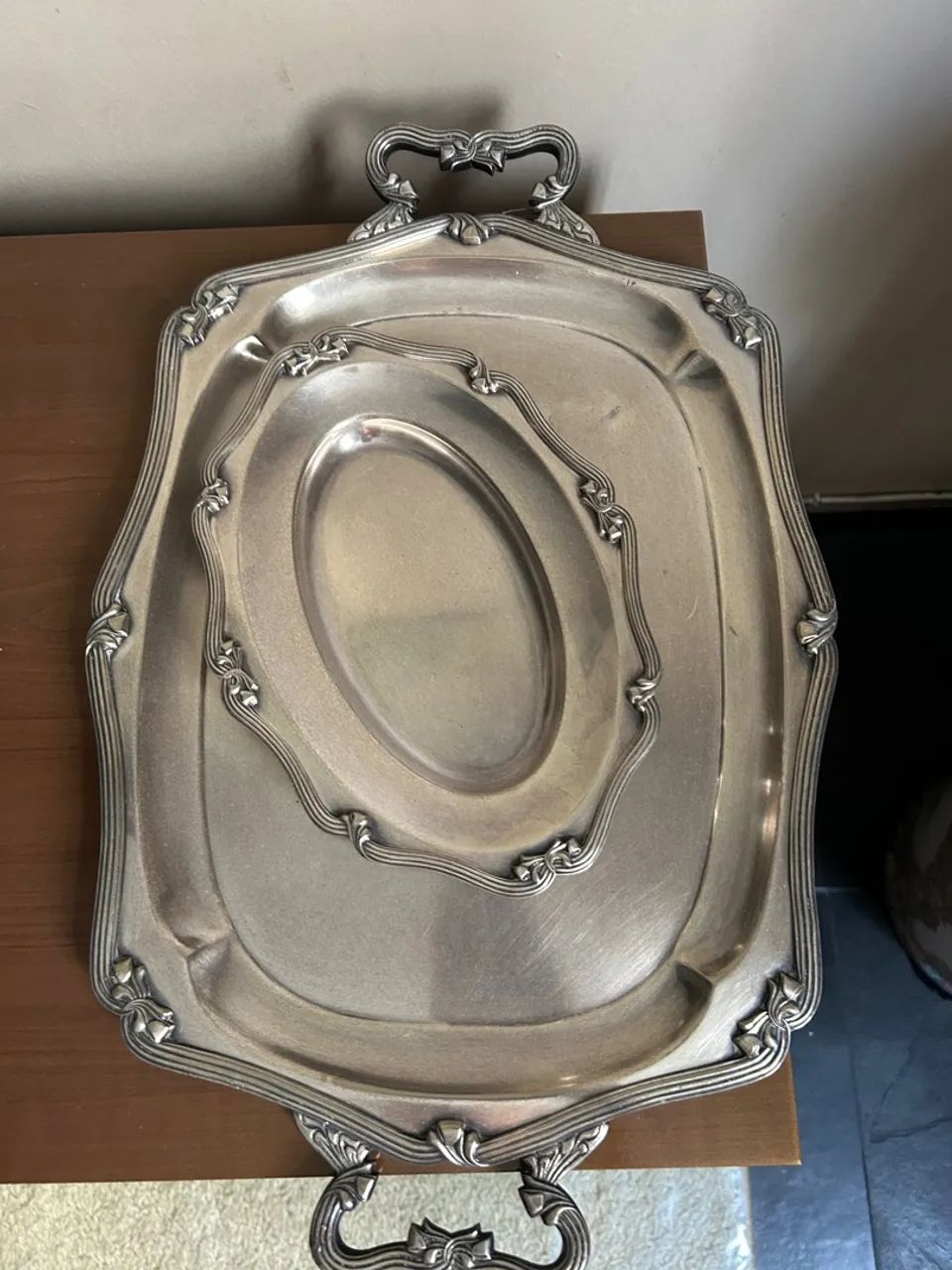 Bandeja Antiga em Prata-  com Detalhes Ornamentais - Foto 3