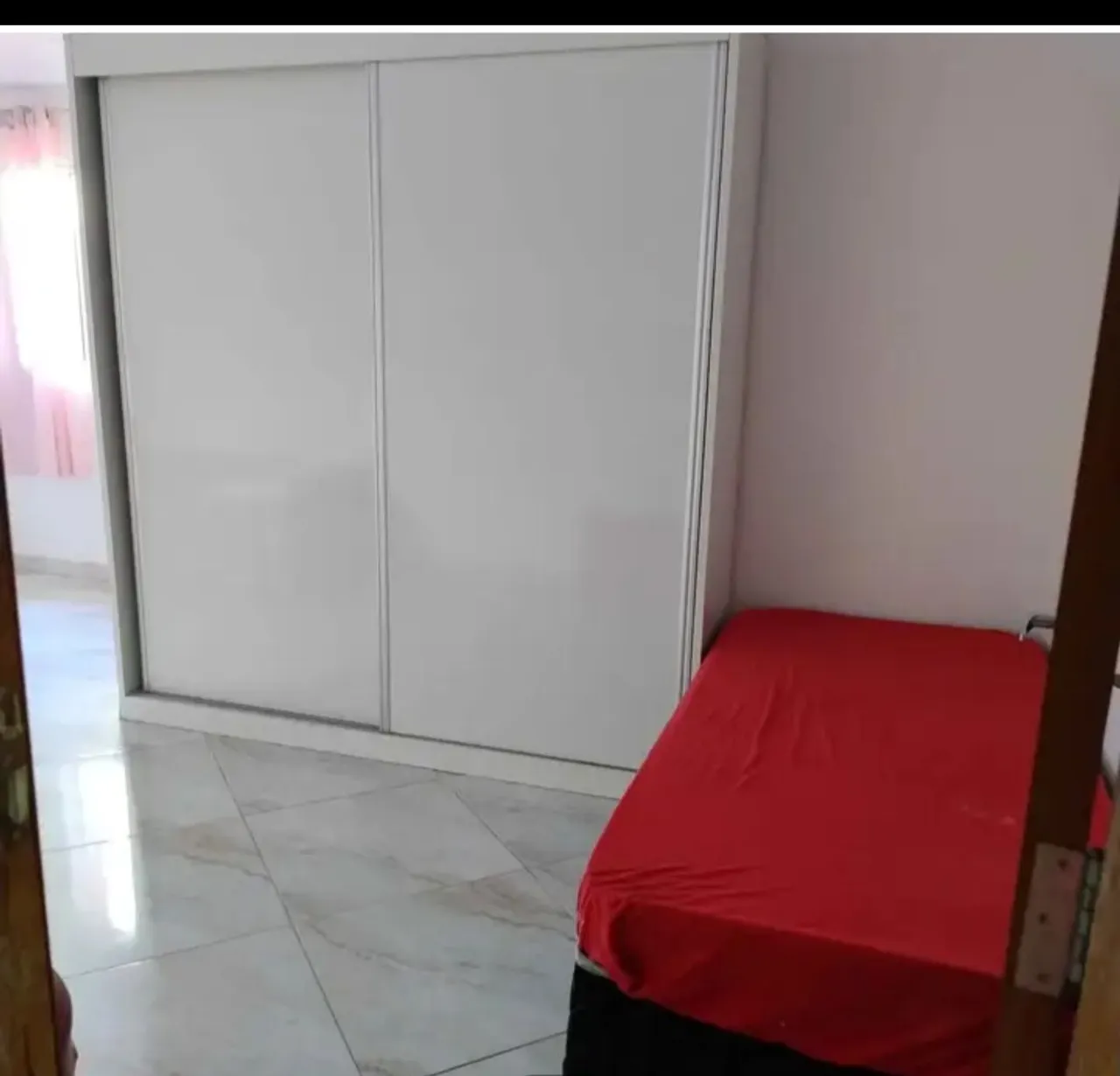 Alugo quarto Colinas de laranjeiras.