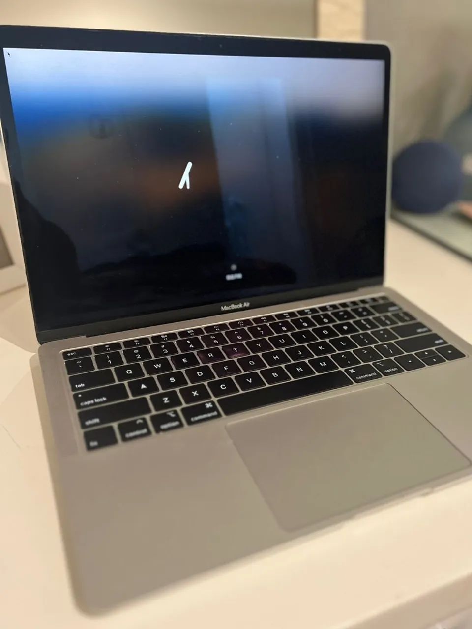 MacBook Air (Retina, 13-inch, 2018) 本体 MacBook Air 13インチRetinaディスプレイ [2018年 /SSD 128GB /メモリ