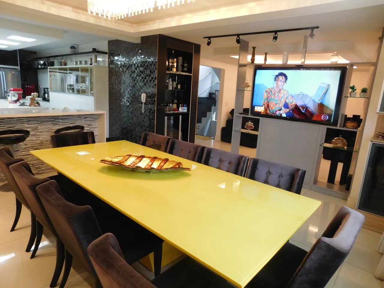 CASA TRIPLEX DE 400M² NO MELHOR CONDOMÍNIO DE NOVA IGUAÇU/RJ Caracteres - Foto 2