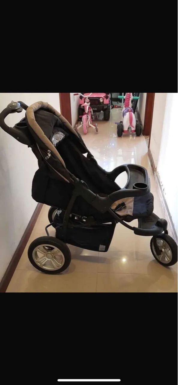 Carrinho de bebê com bebê conforto - Foto 2