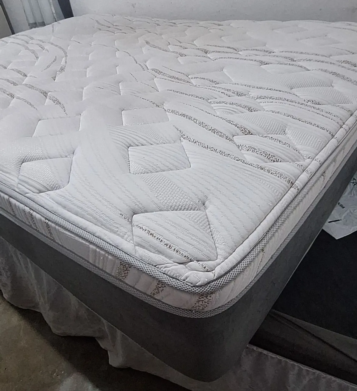 Colchão de Casal Plumatex Molas Ensacadas