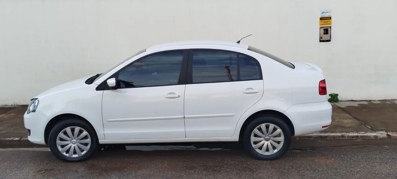 *POLO SEDAN 1.6 2012*