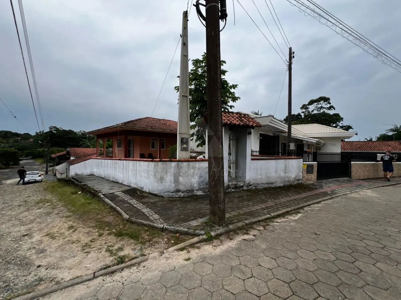 SOBRADO À VENDA COM 3 DORMITÓRIOS, SENDO 1 SUÍTE, 180m², R$899.000,00, BAIRRO ITAJUBA, BAR