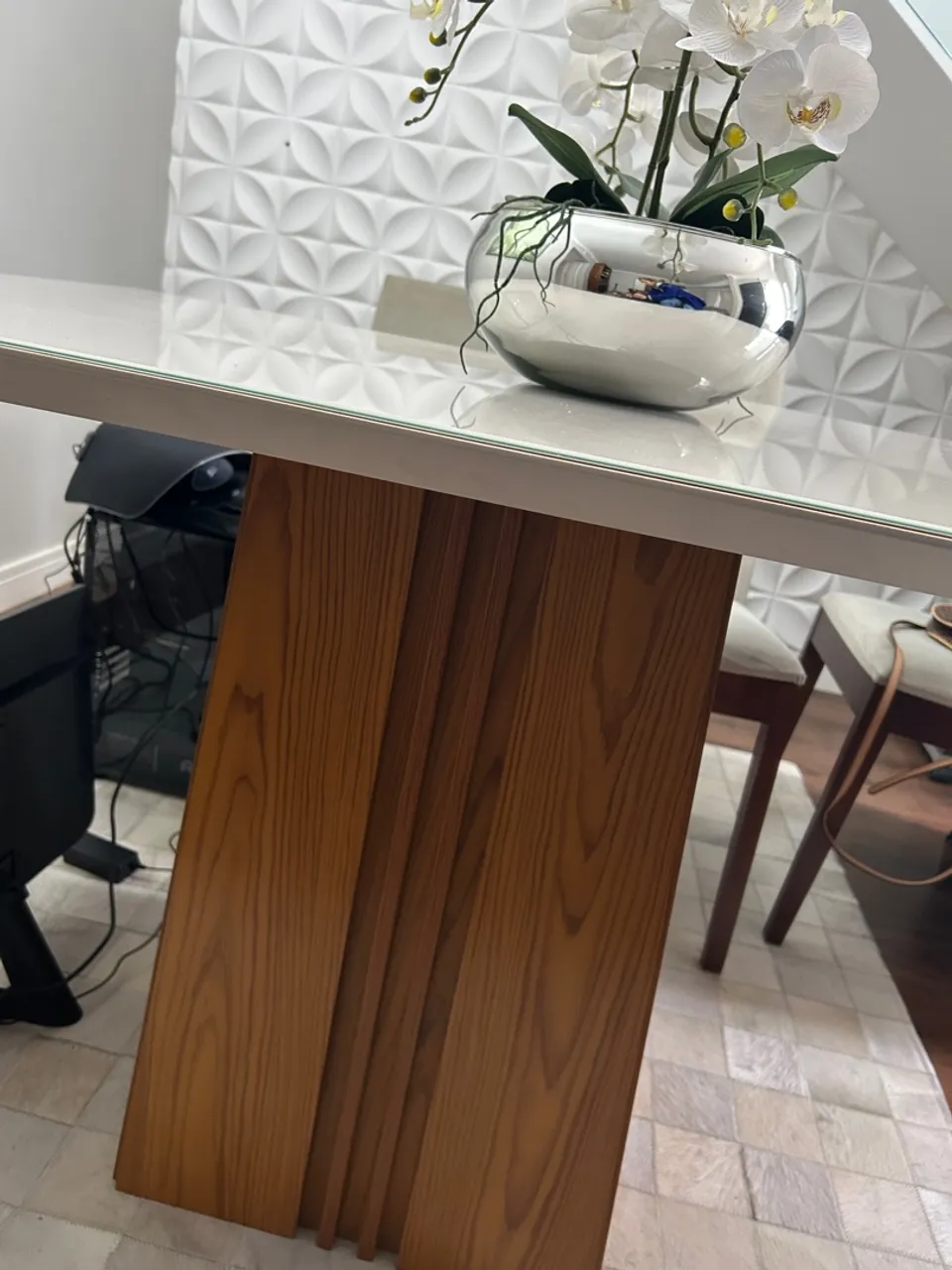 Mesa em laka novíssima 