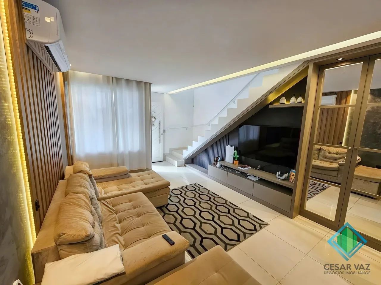 Sobrado para venda possui 129 metros quadrados com 3 quartos em Pagani - Palhoça - SC - Foto 3