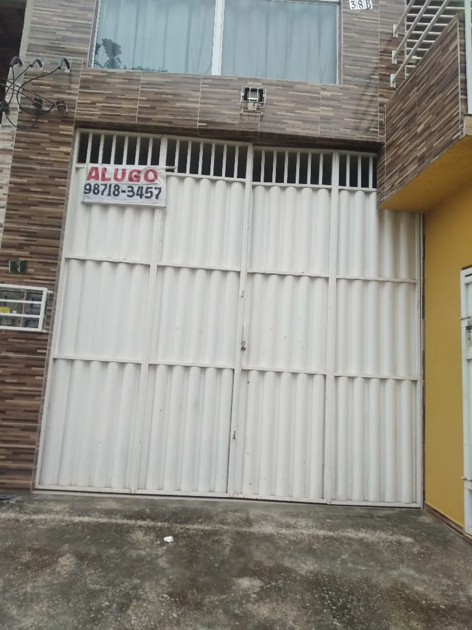 Alugo galpão.