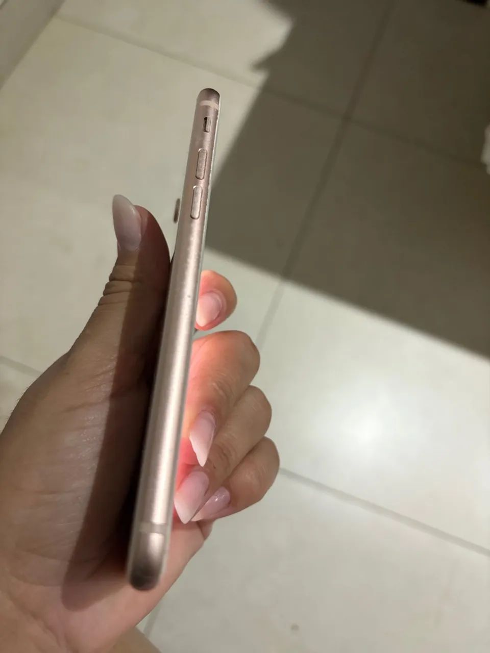 iPhone 8, boas condições de uso, botão funcionando, sem fone e sem carregador 