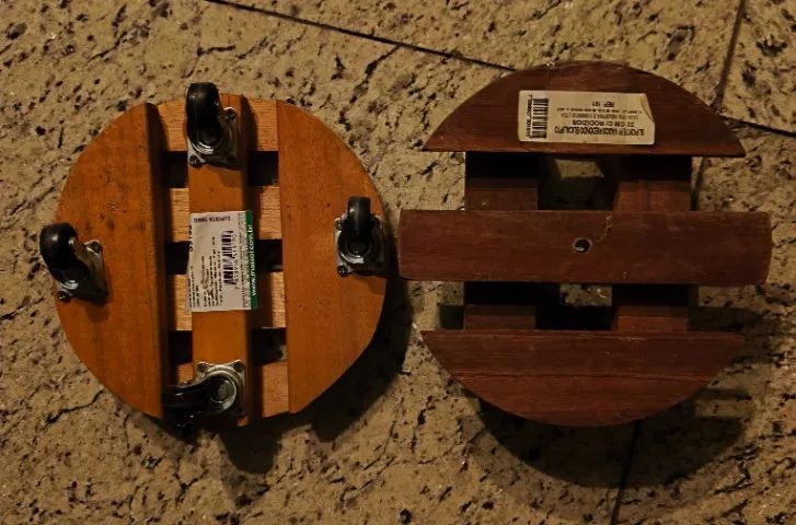 2 Suportes Para Vaso De Planta Redondo Com Rodinhas 22 Cm - Foto 2
