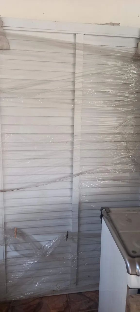 Portão de alumínio branco