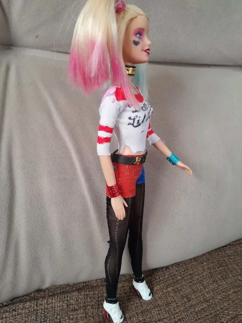 Arlequina ,barbie custumizada  - Foto 3