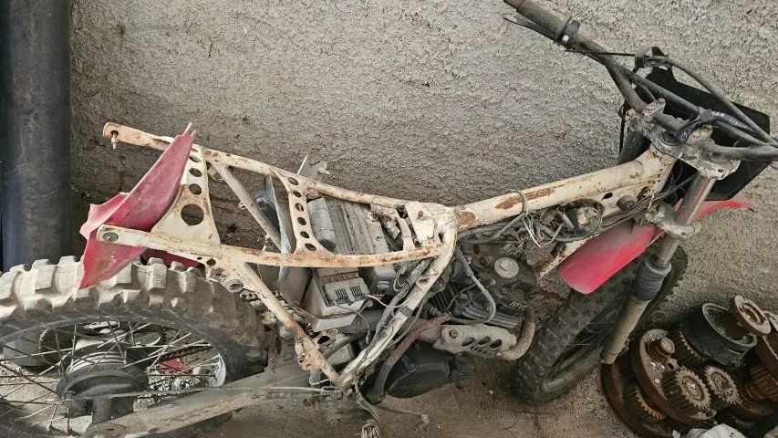 duas moto xlx 250r pra tirar peças 