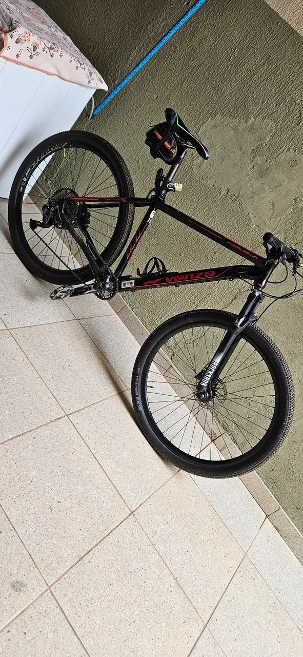 Bicicleta Venzo Deore + Rockshox 