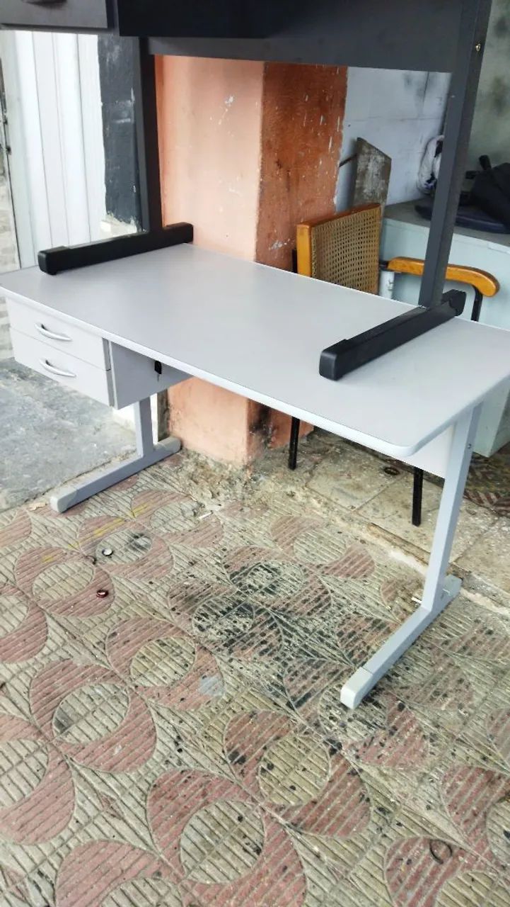 Birô 1.20 x 0,60 com duas gavetas R$390,00